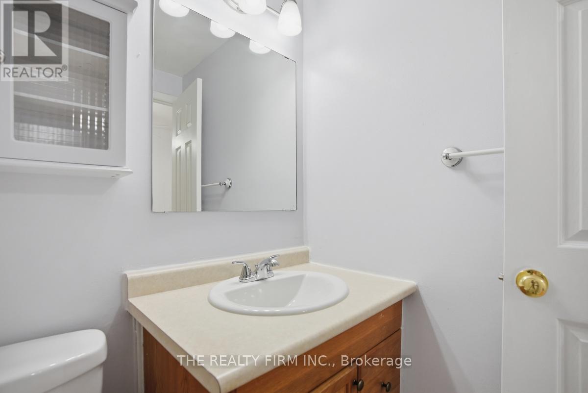 #10 1919 TRAFALGAR STREET - 17