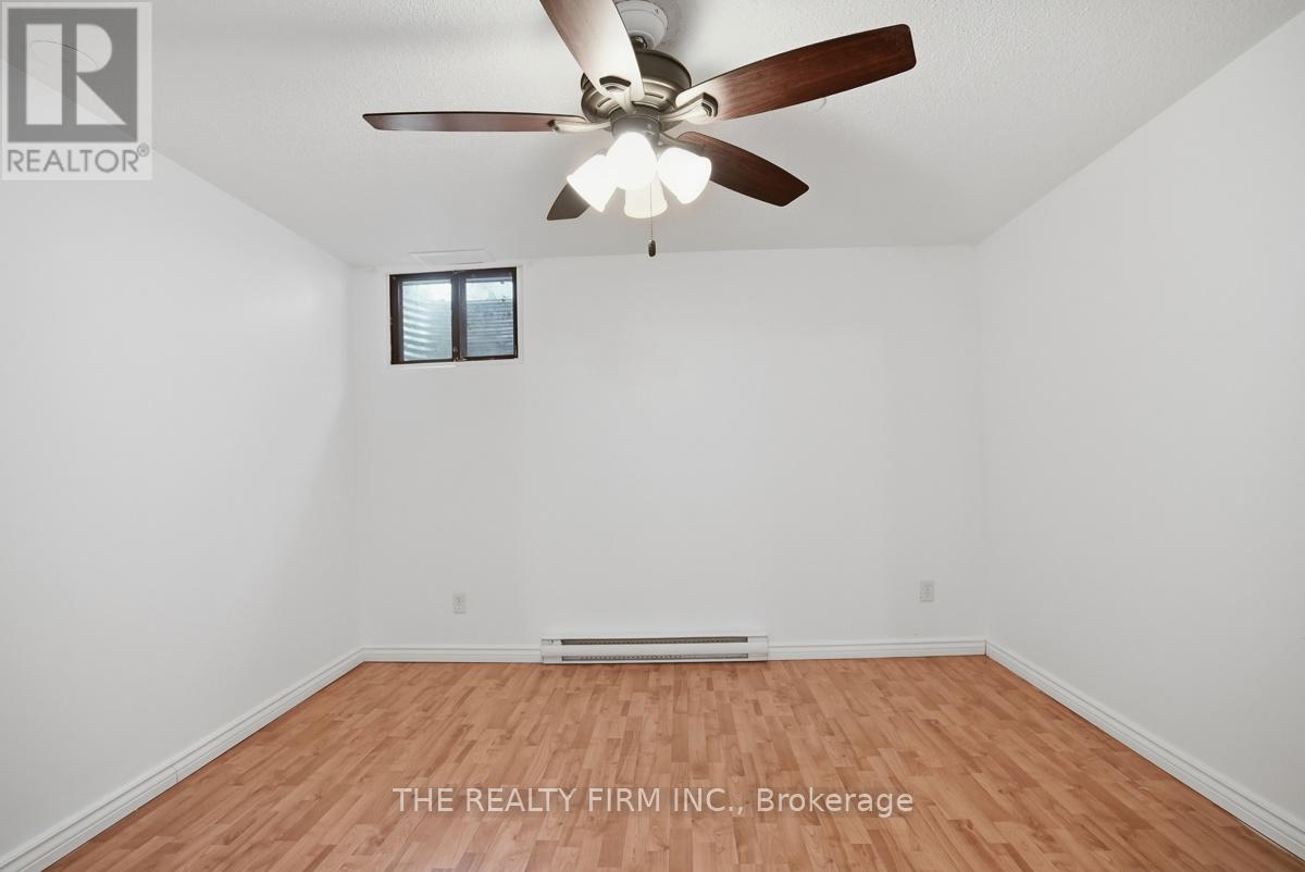 #10 1919 TRAFALGAR STREET - 23