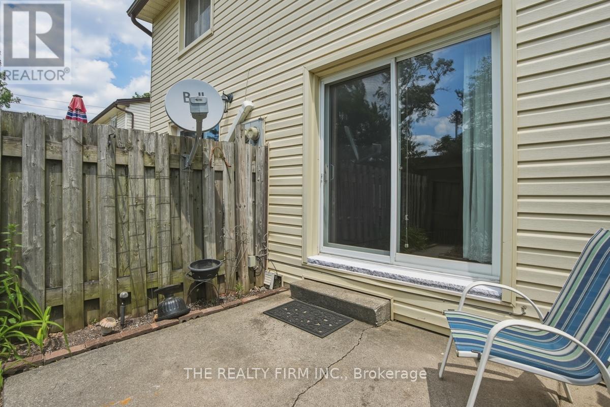 #10 1919 TRAFALGAR STREET - 27