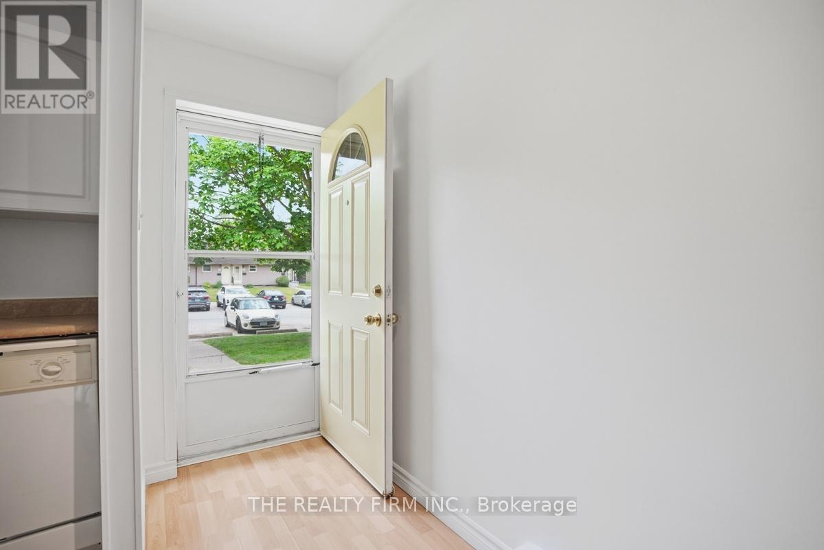 #10 1919 TRAFALGAR STREET - 3