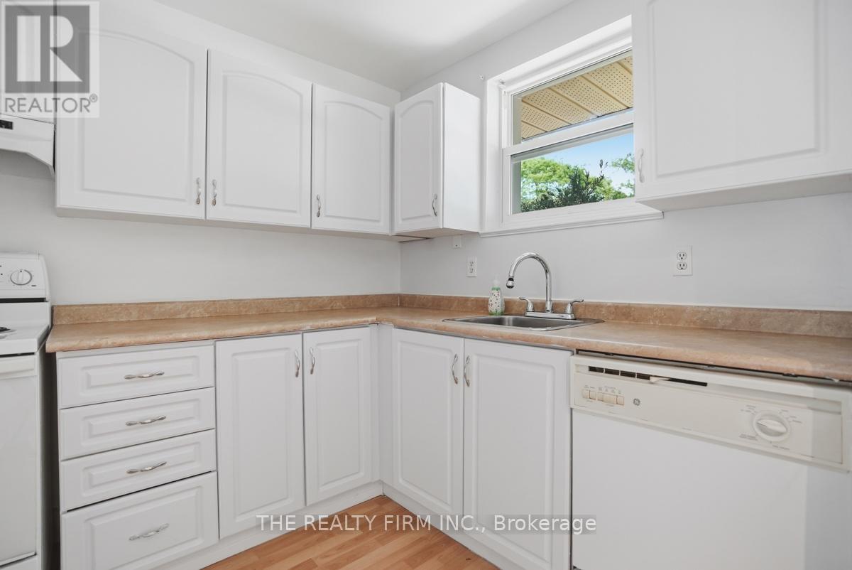 #10 1919 TRAFALGAR STREET - 5
