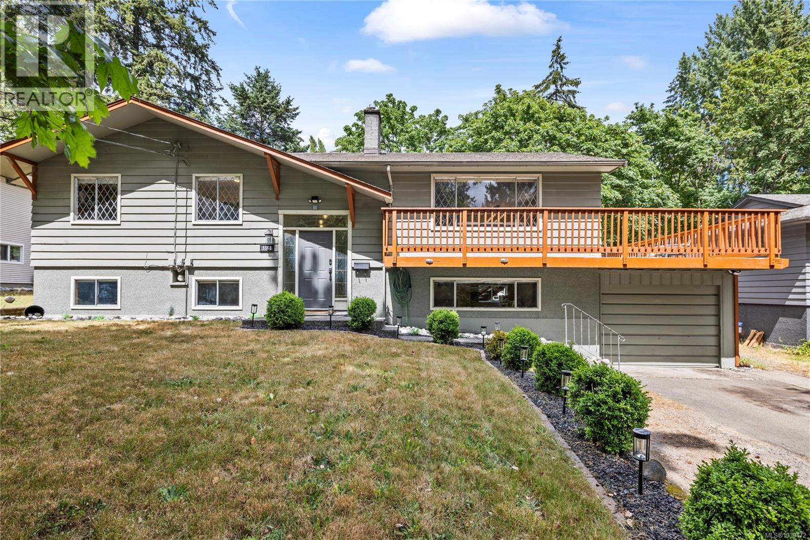 3348 Departure Bay Rd - 1
