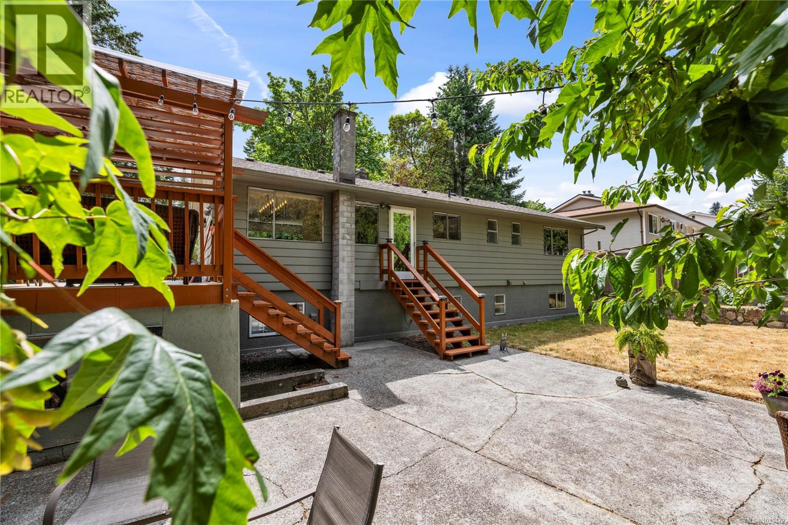 3348 Departure Bay Rd - 38