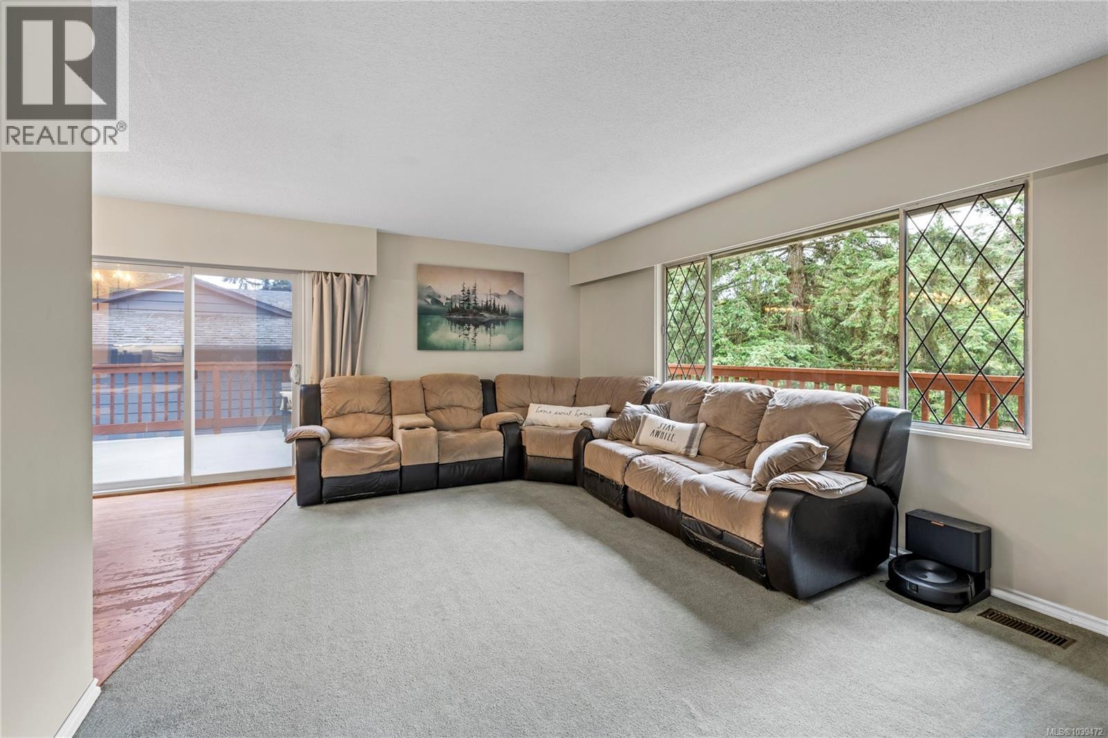 3348 Departure Bay Rd - 6
