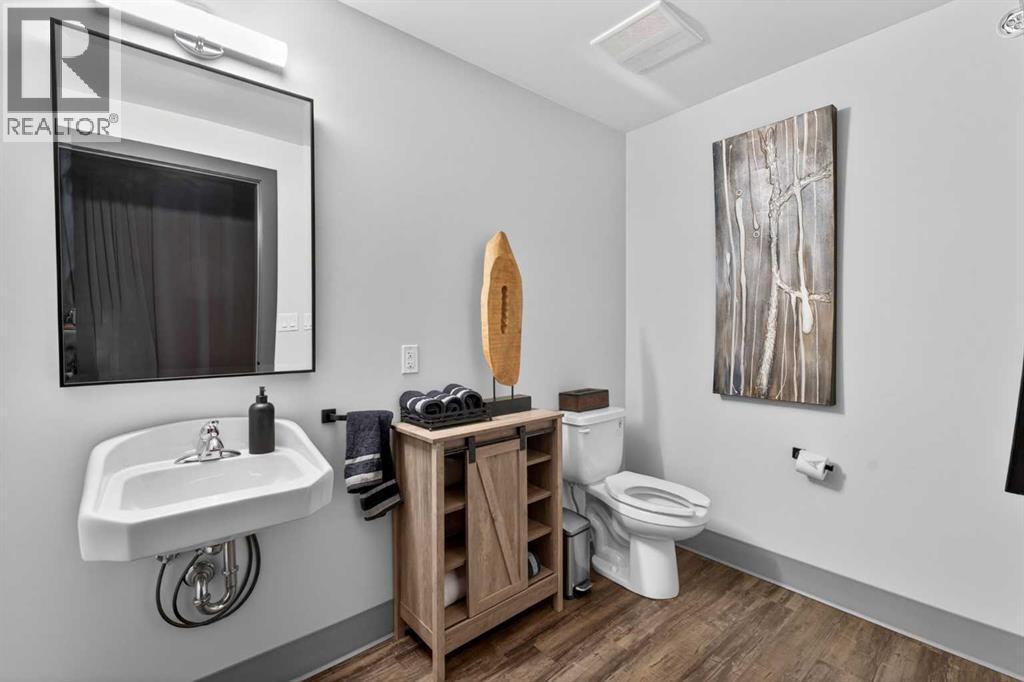 Main floor full bath