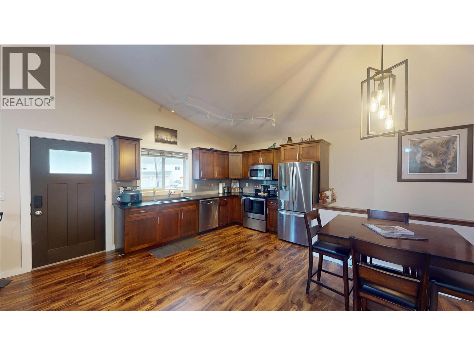 230 303 Avenue - 3