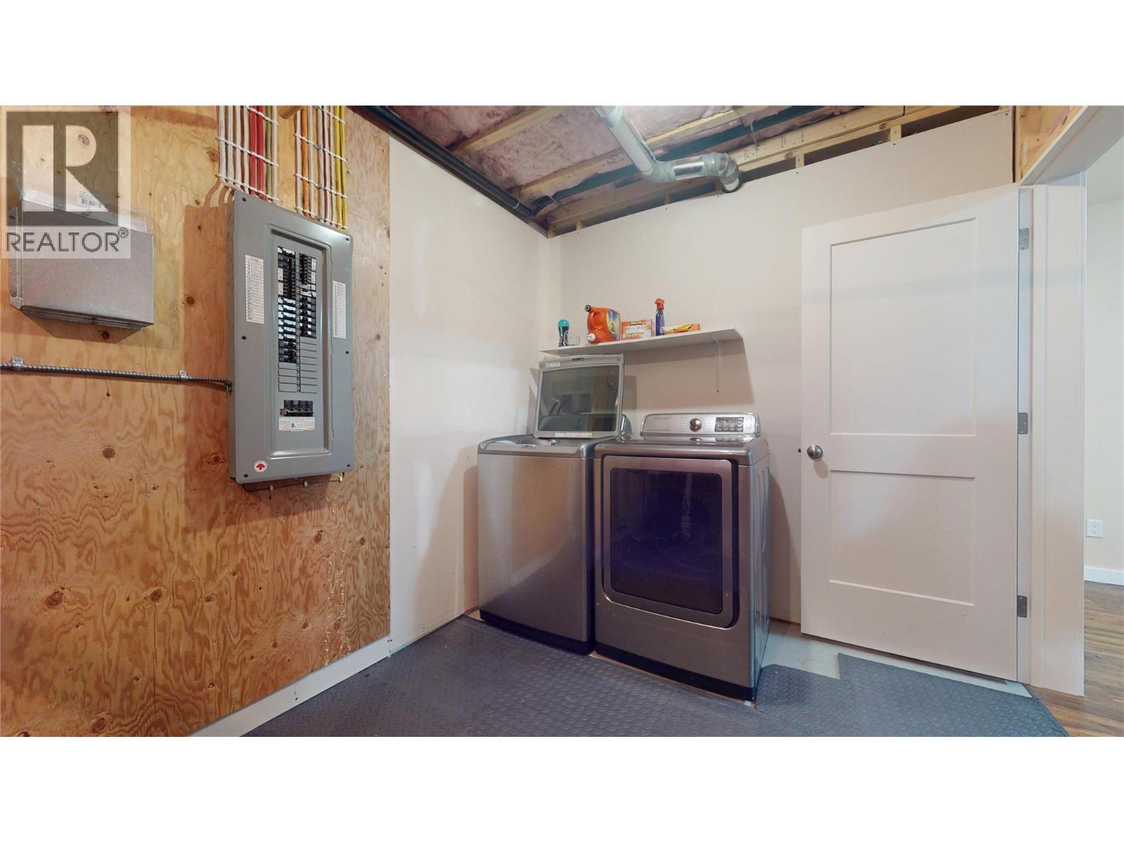 230 303 Avenue - 27