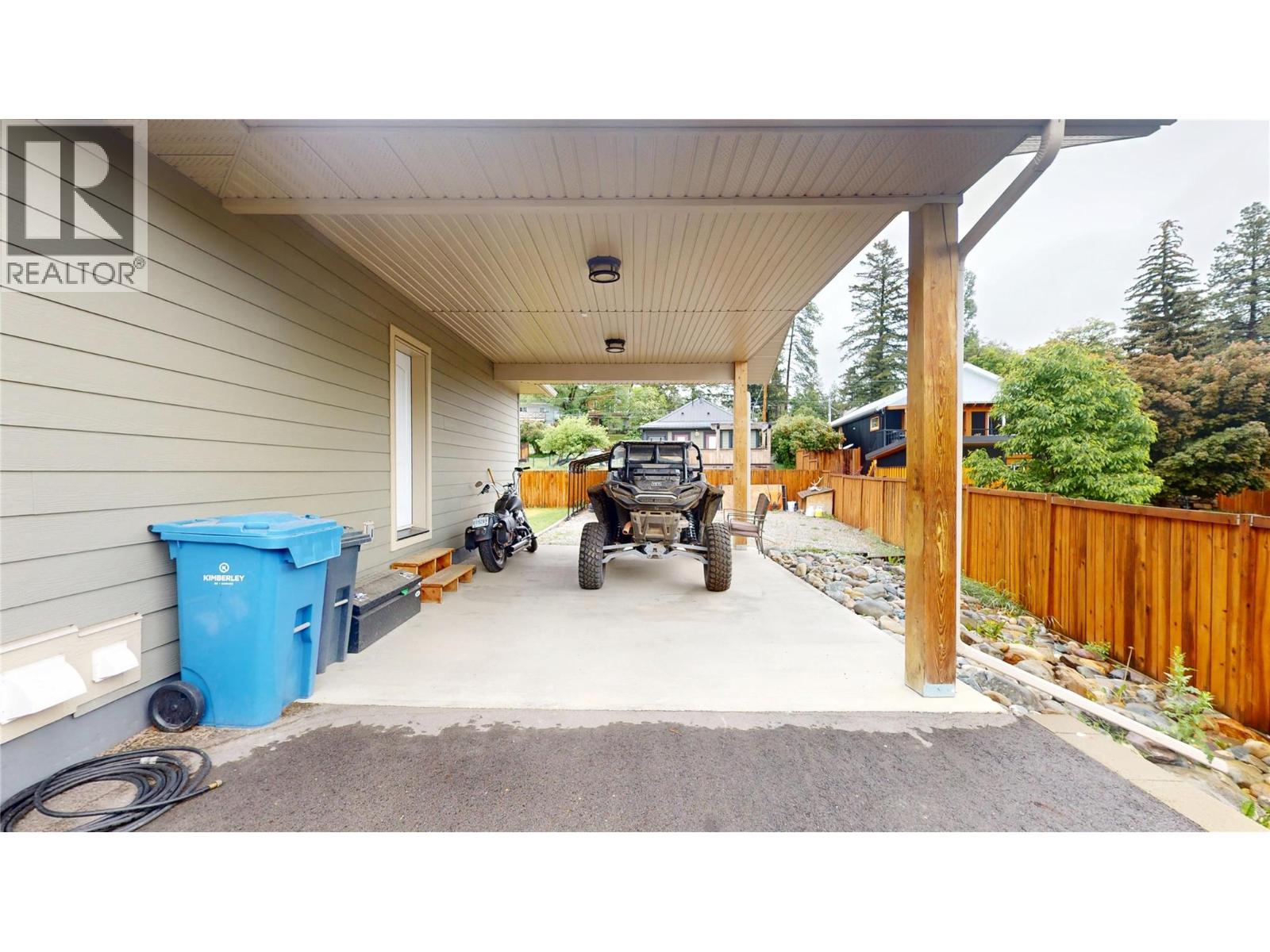 230 303 Avenue - 29