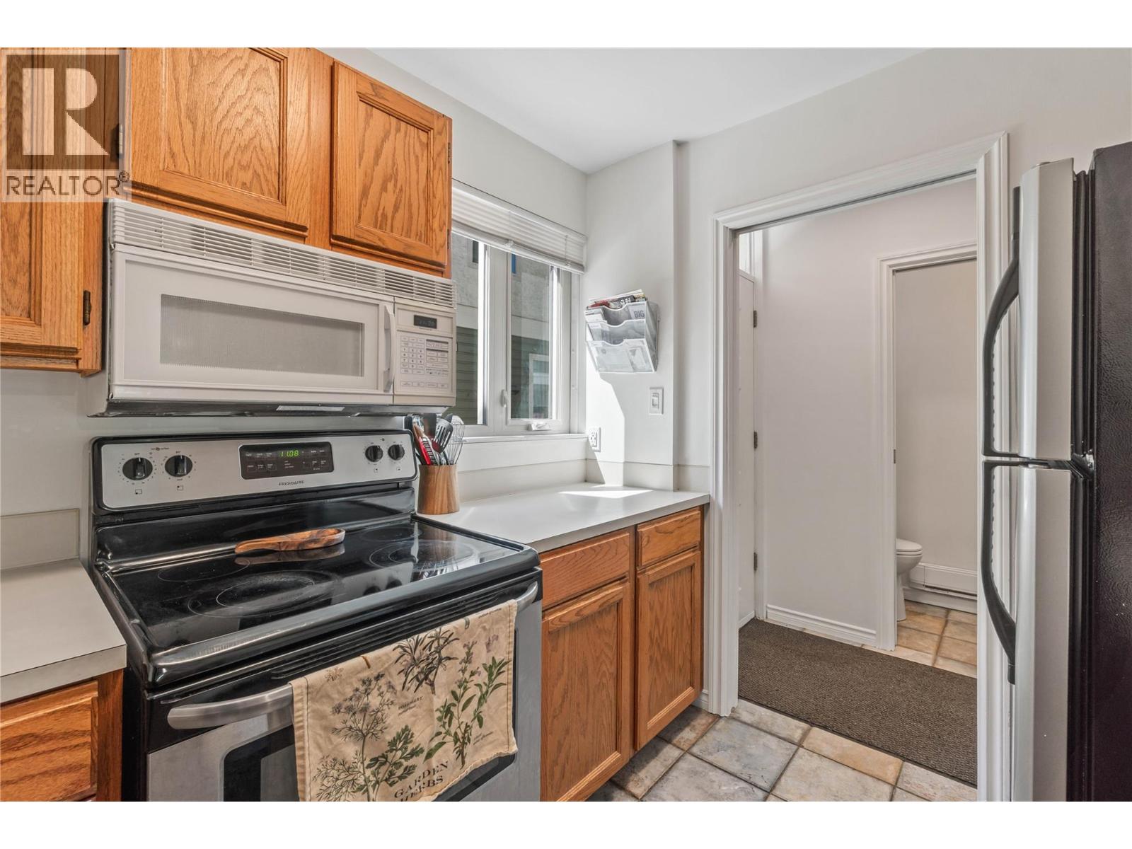#13 145 NICOLA Street - 11