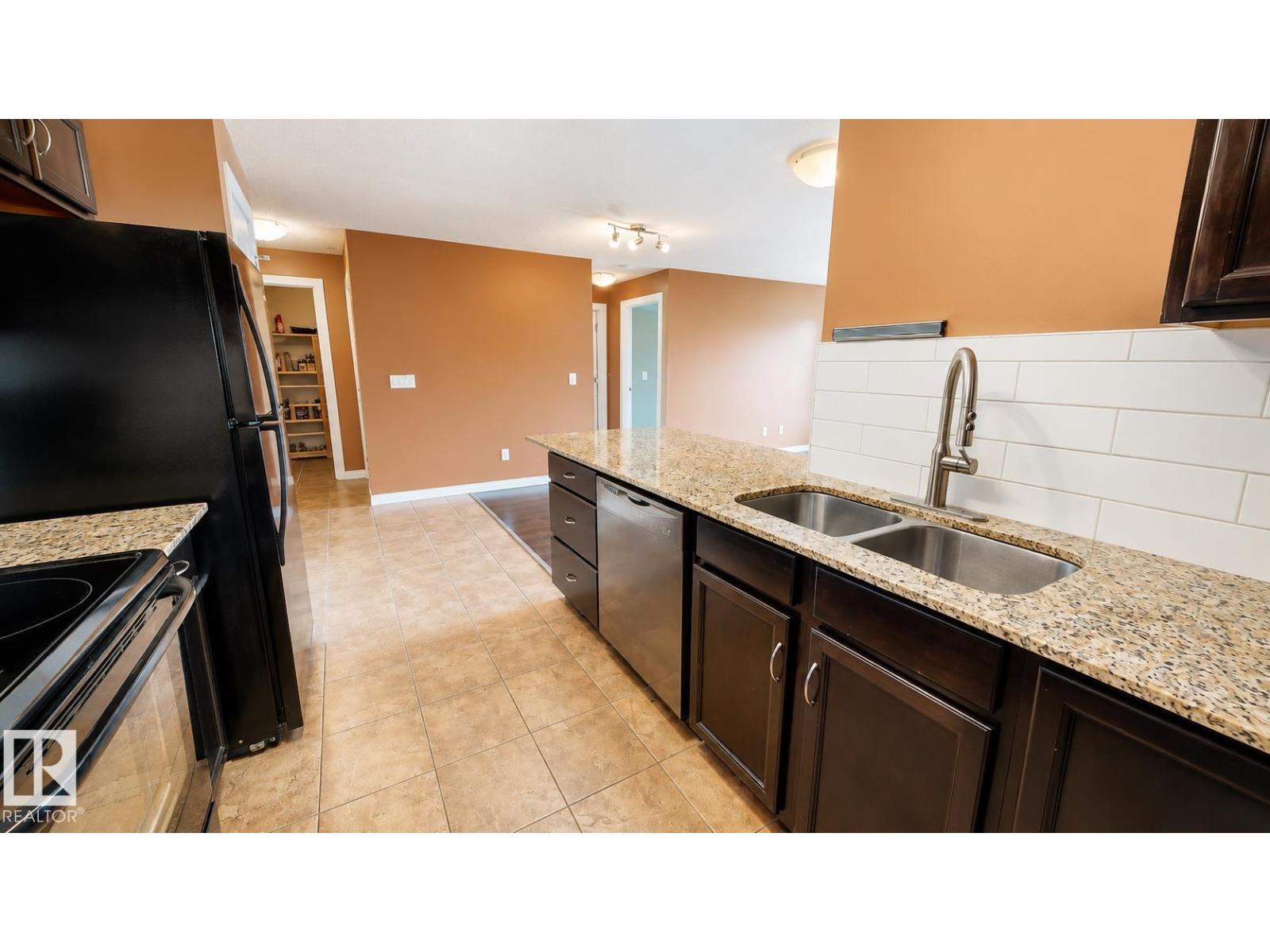#217 273 CHARLOTTE WY - 5