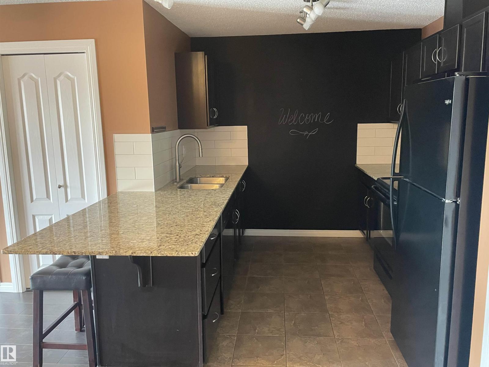 #217 273 CHARLOTTE WY - 4