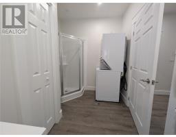 9 Green Drive thumbnail 31