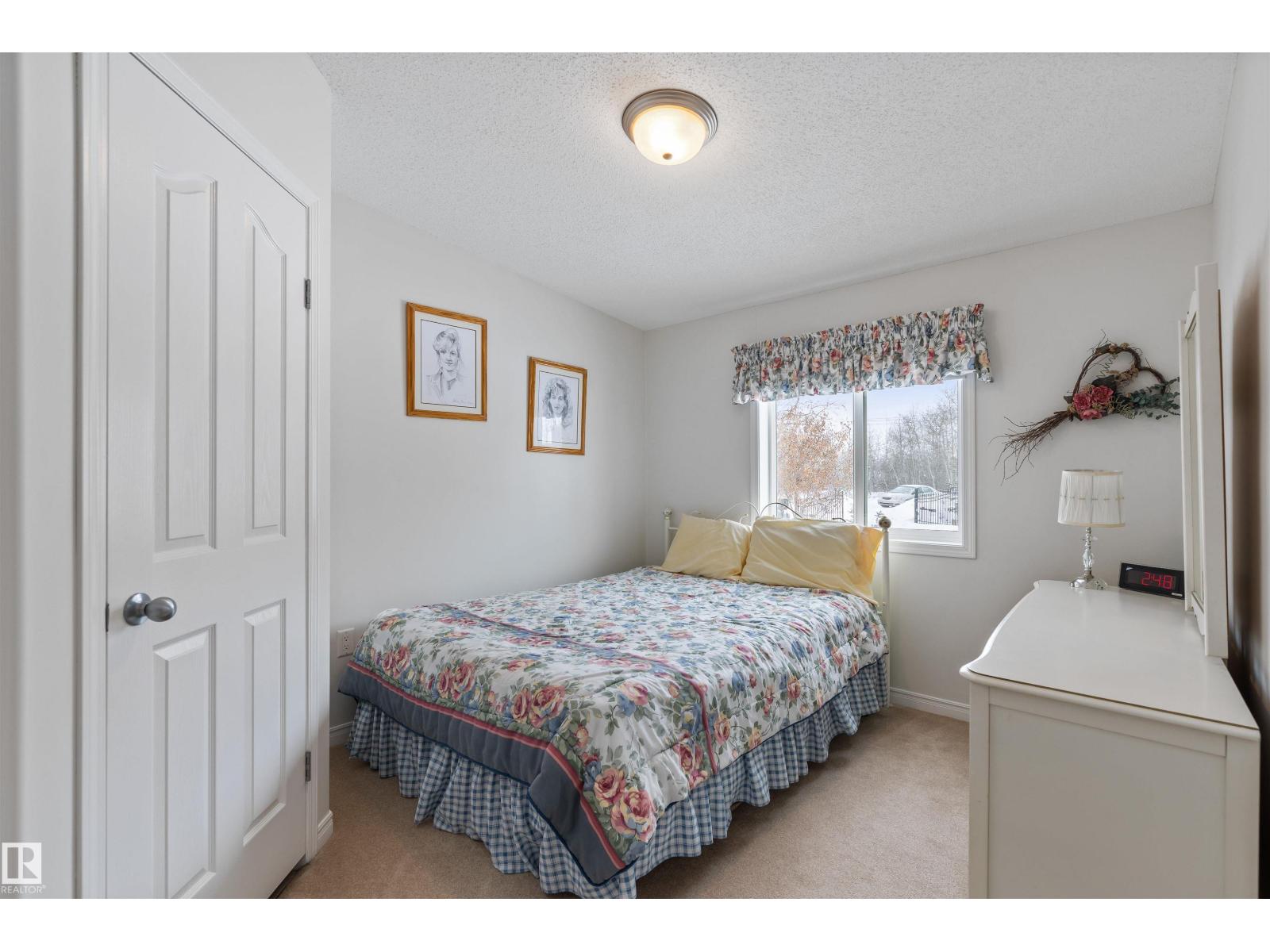 4901 48 AV — photo 24