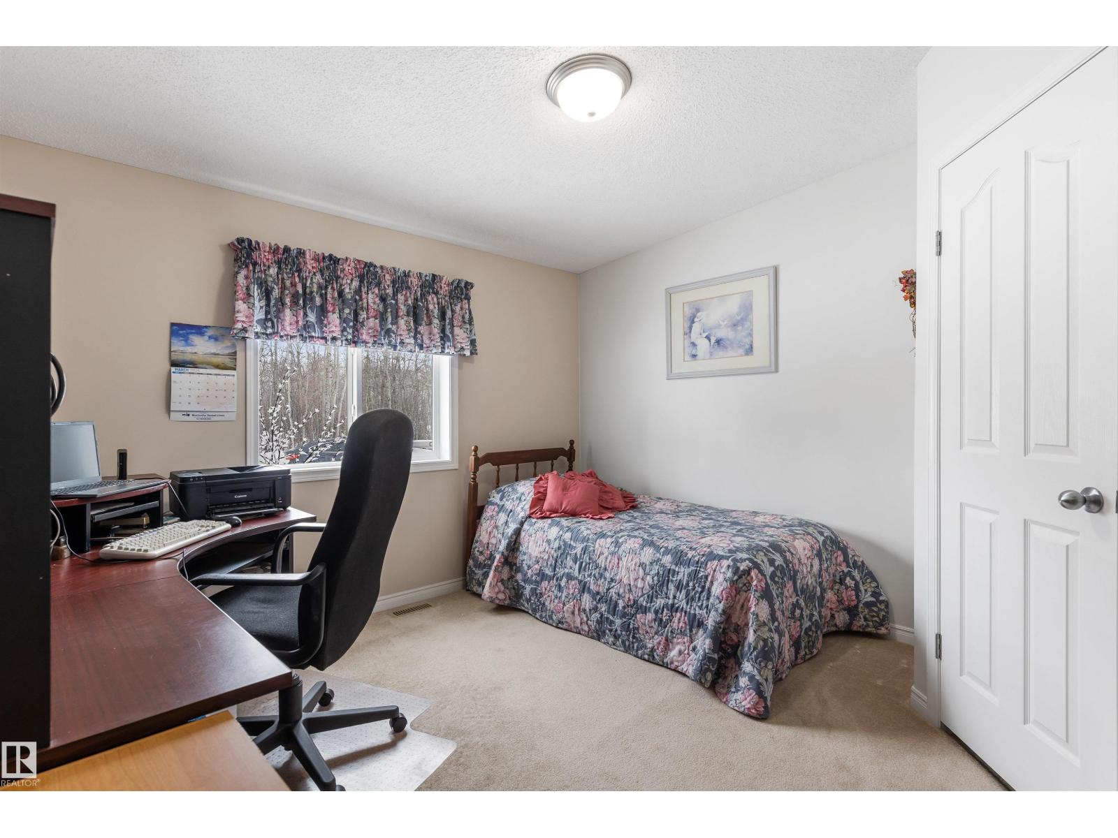 4901 48 AV — photo 27