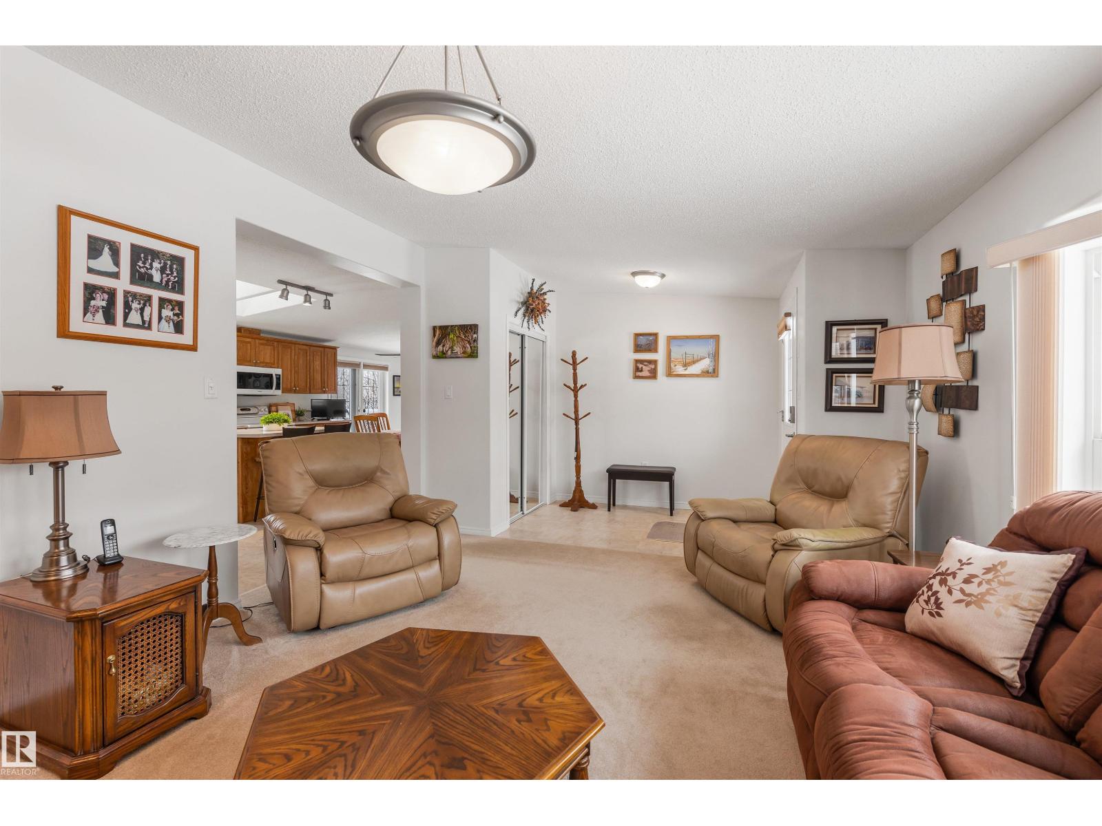 4901 48 AV — photo 11