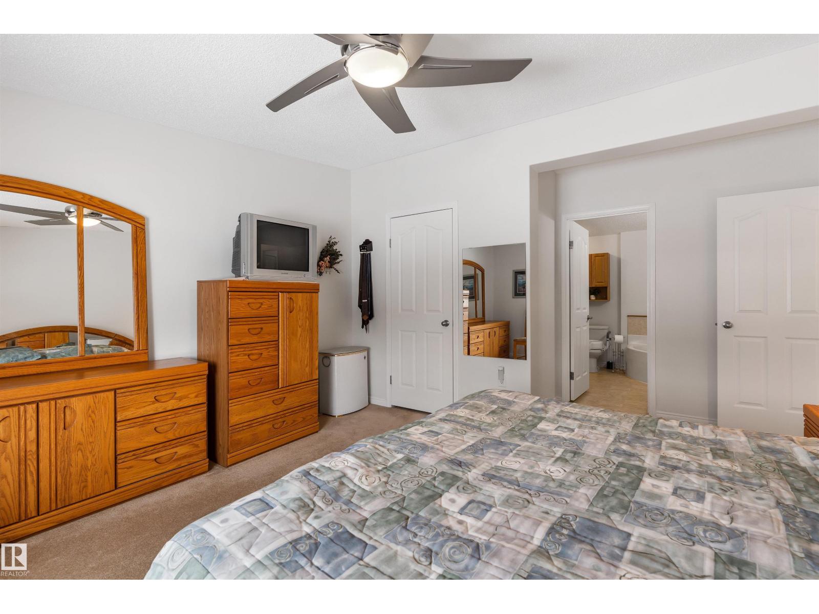 4901 48 AV — photo 33