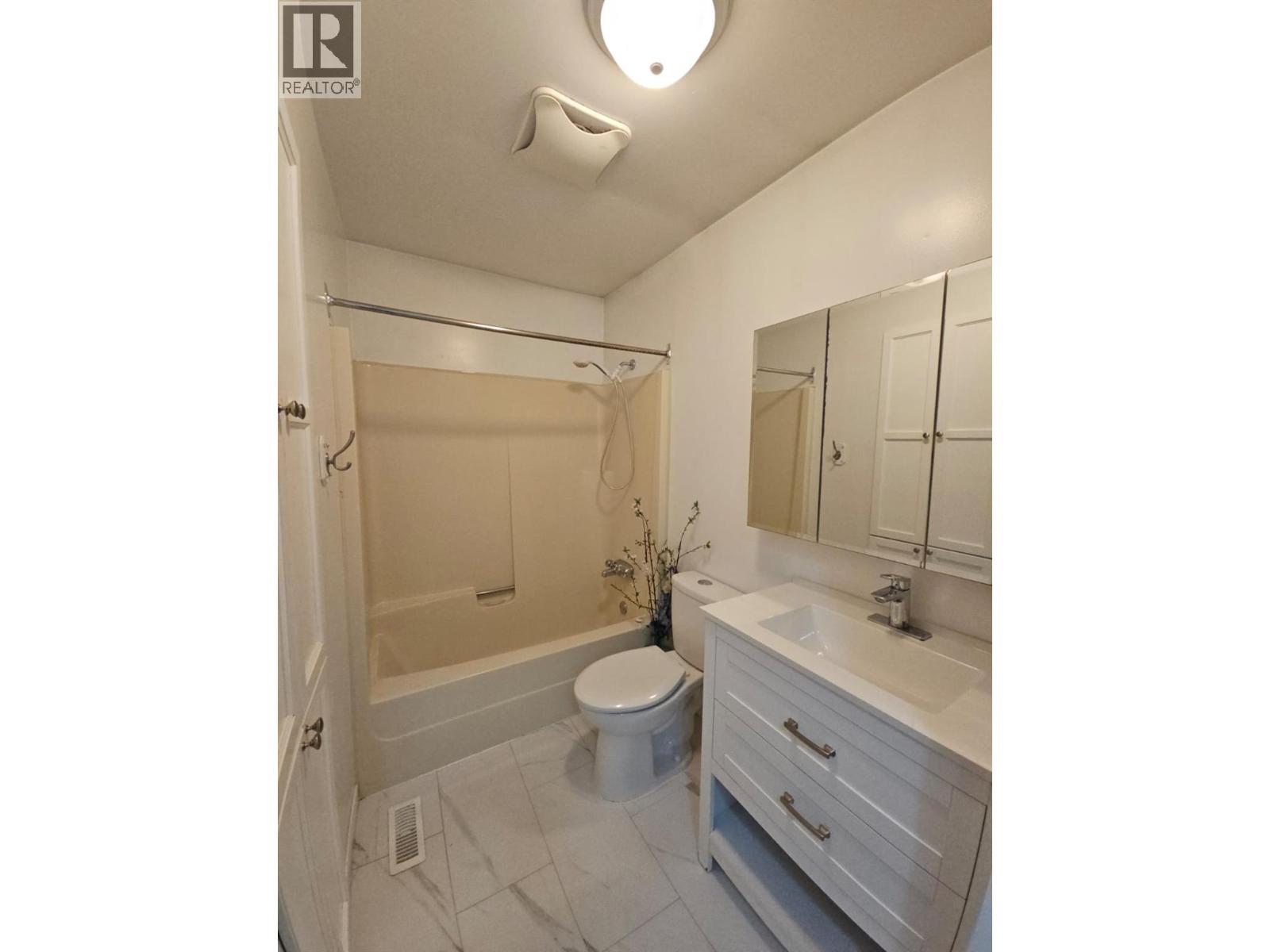 5237 42 Street NE - 17