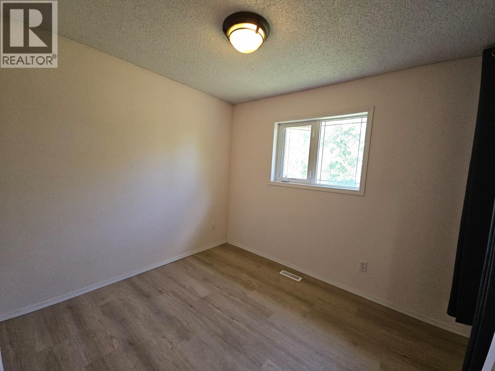 5237 42 Street NE - 18