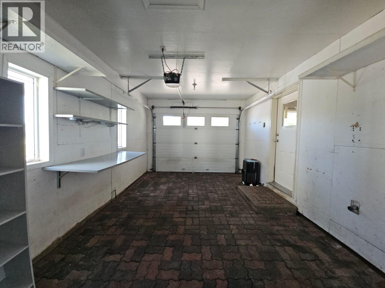 5237 42 Street NE - 23
