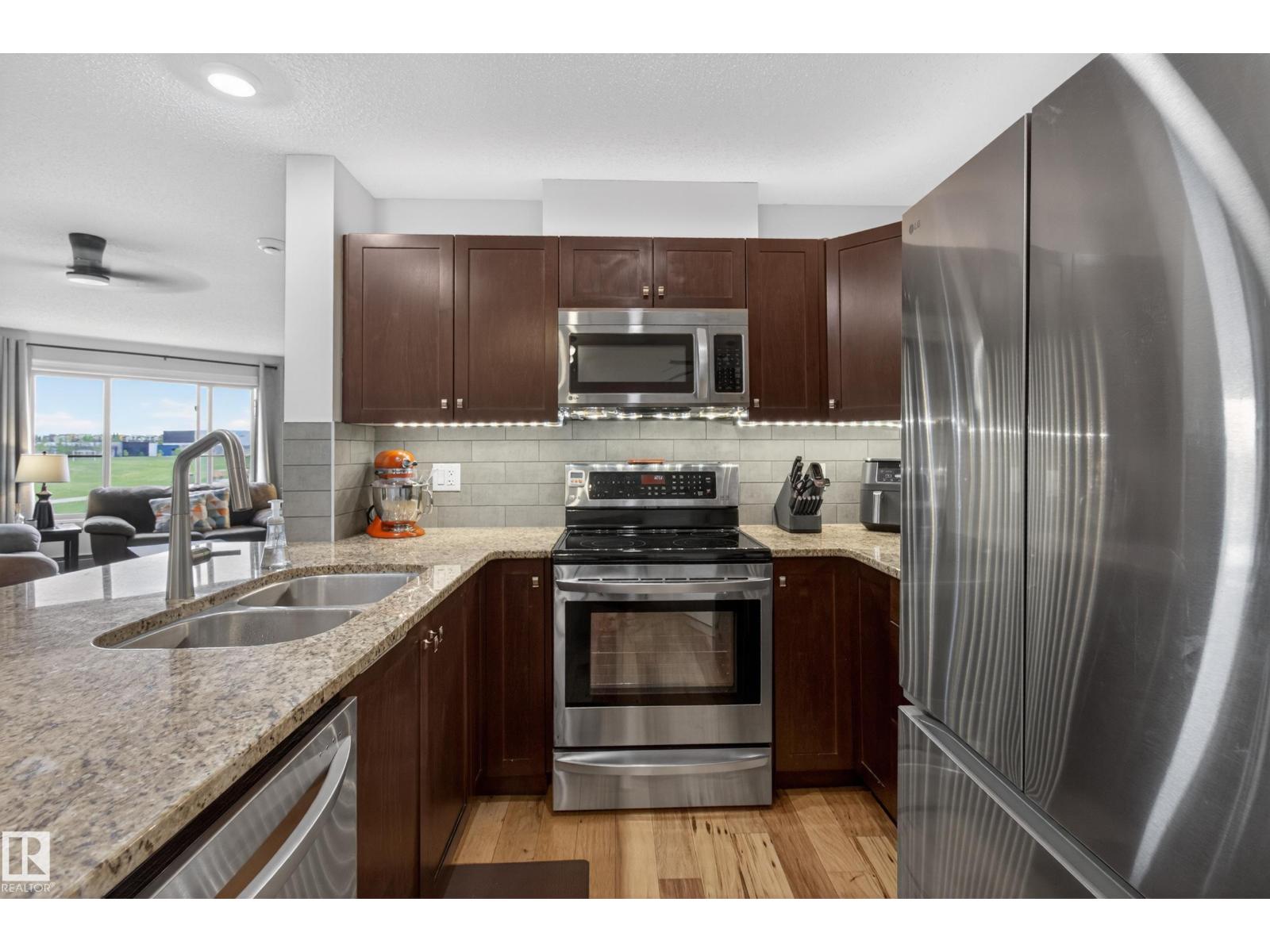 #211 3719 WHITELAW LN NW — photo 7