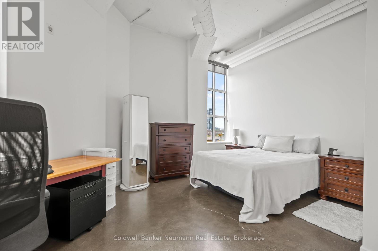 #308 404 KING STREET W - 19