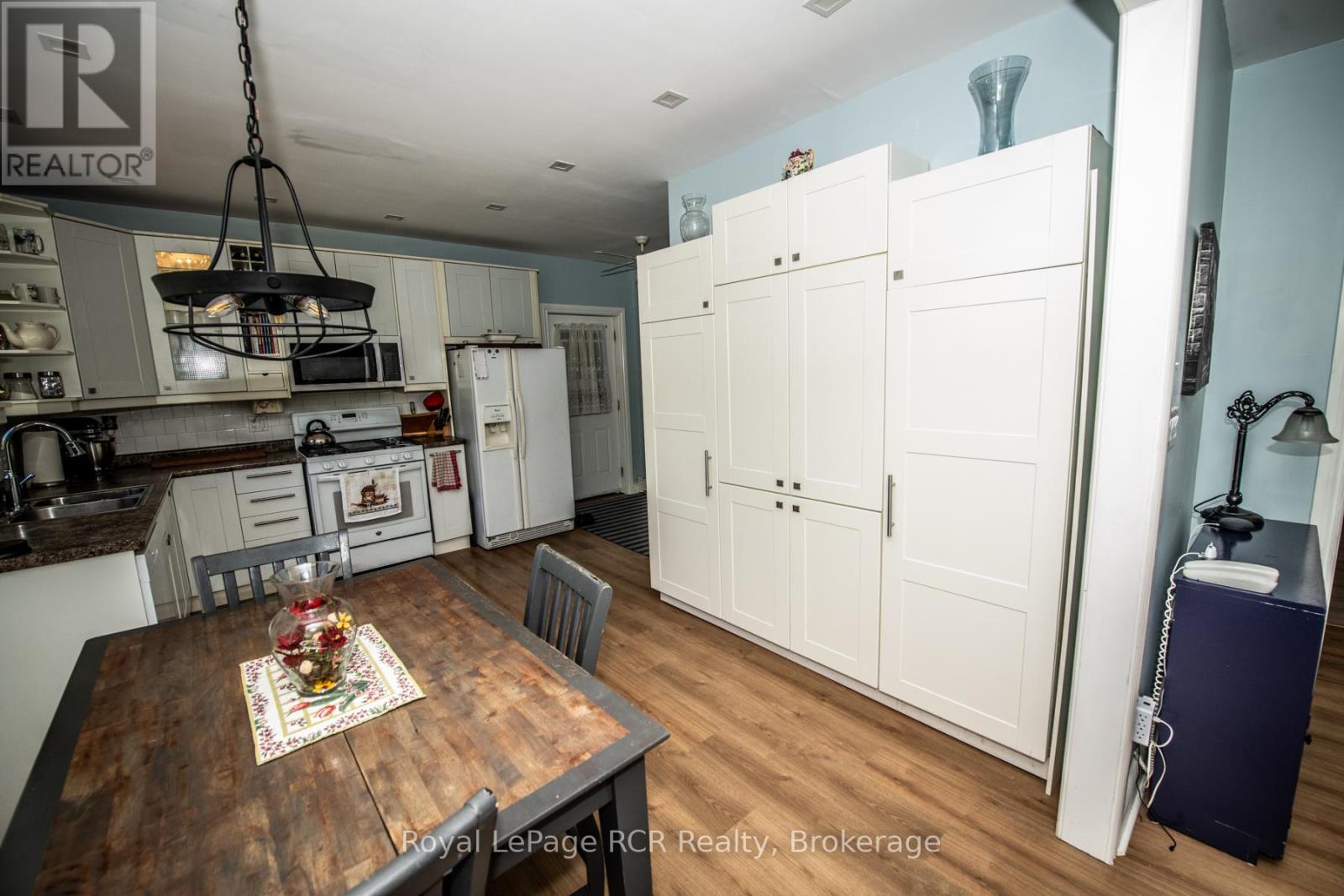 430 QUEEN STREET WEST STREET W - 34