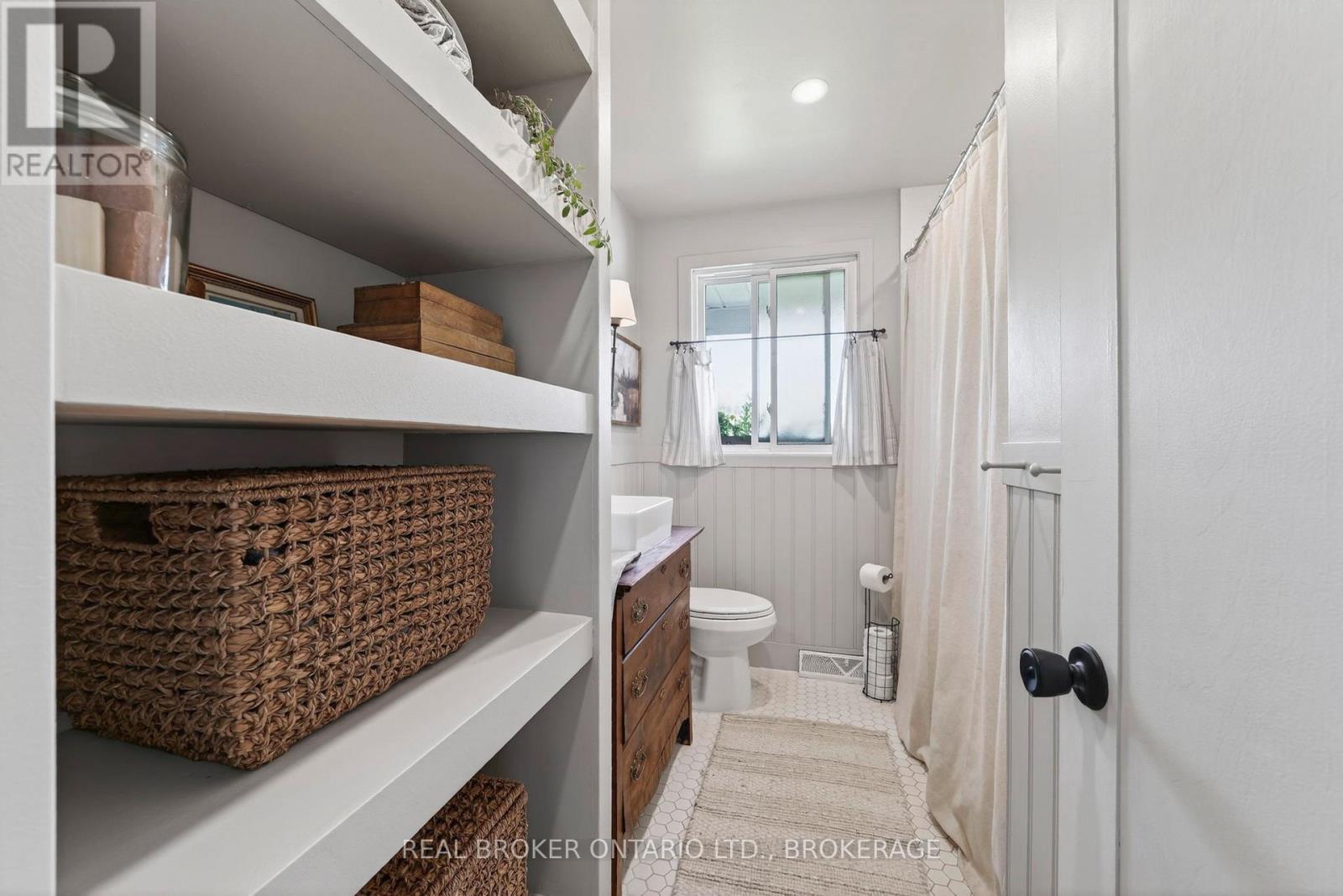 821 HALDIMAND CRESCENT - 16
