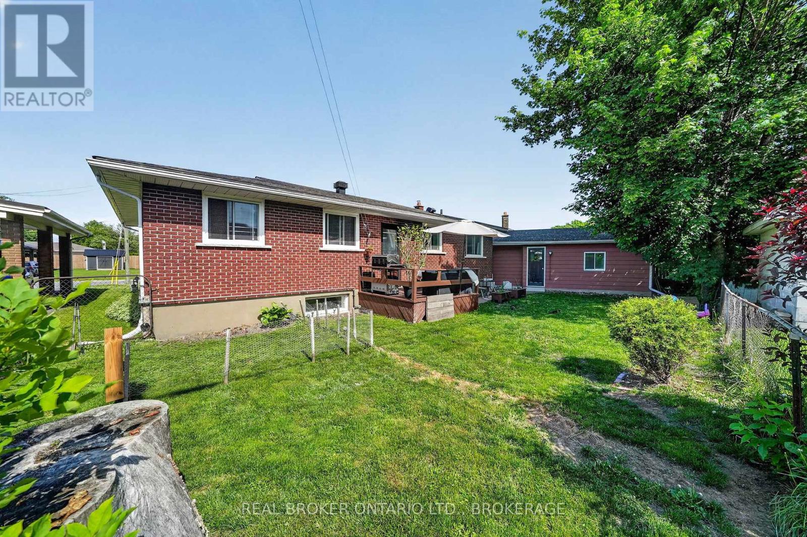 821 HALDIMAND CRESCENT - 32