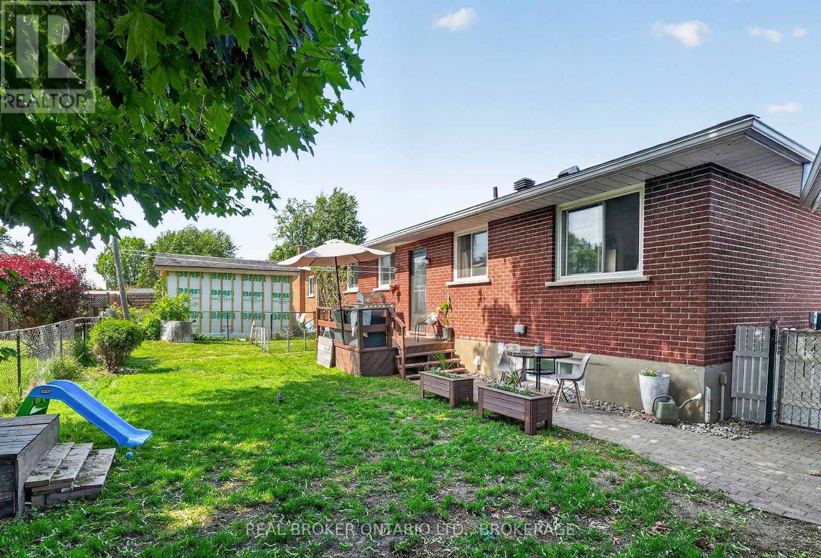 821 HALDIMAND CRESCENT - 33