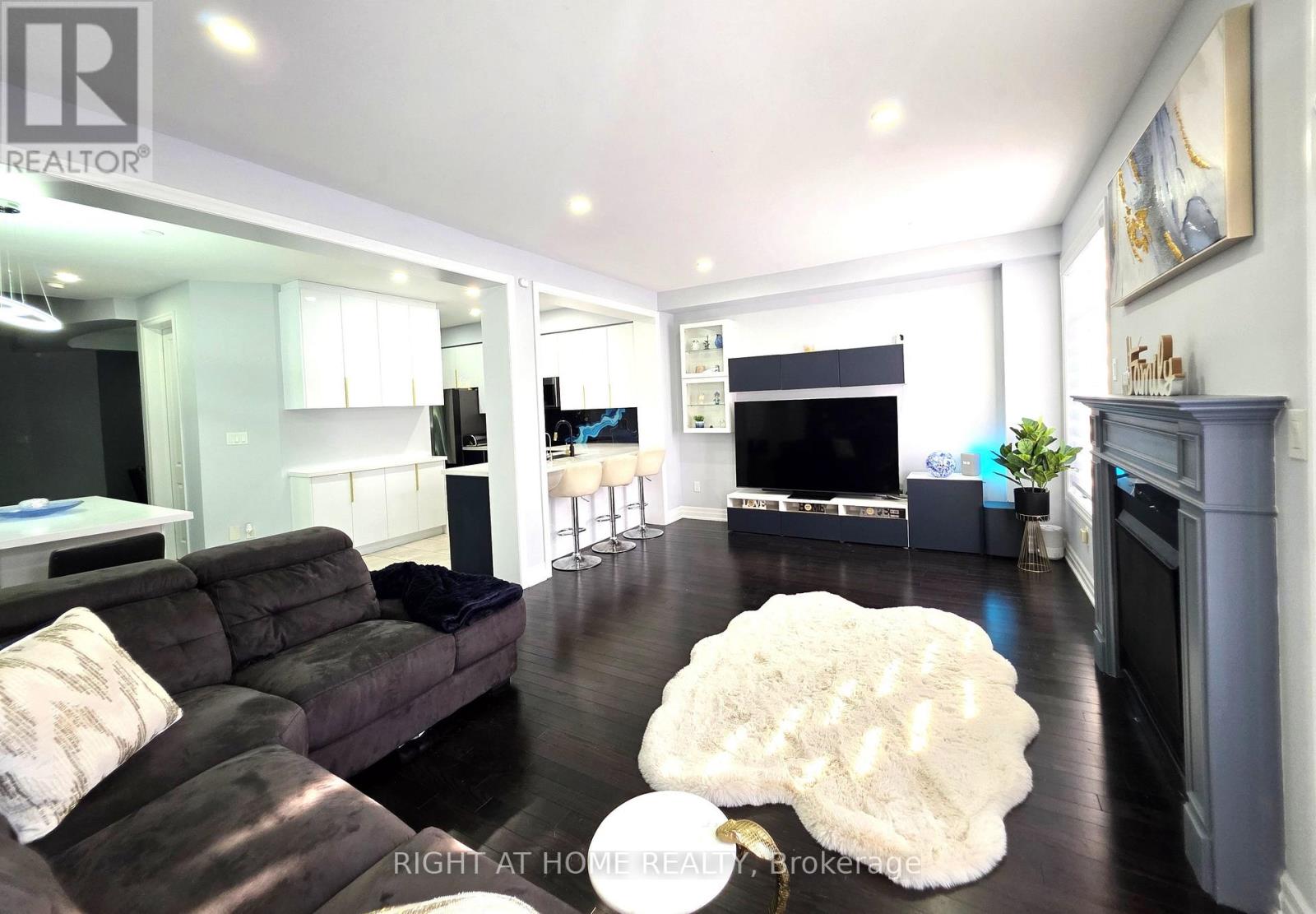 24 WELLS ORCHARD CRESCENT - 15