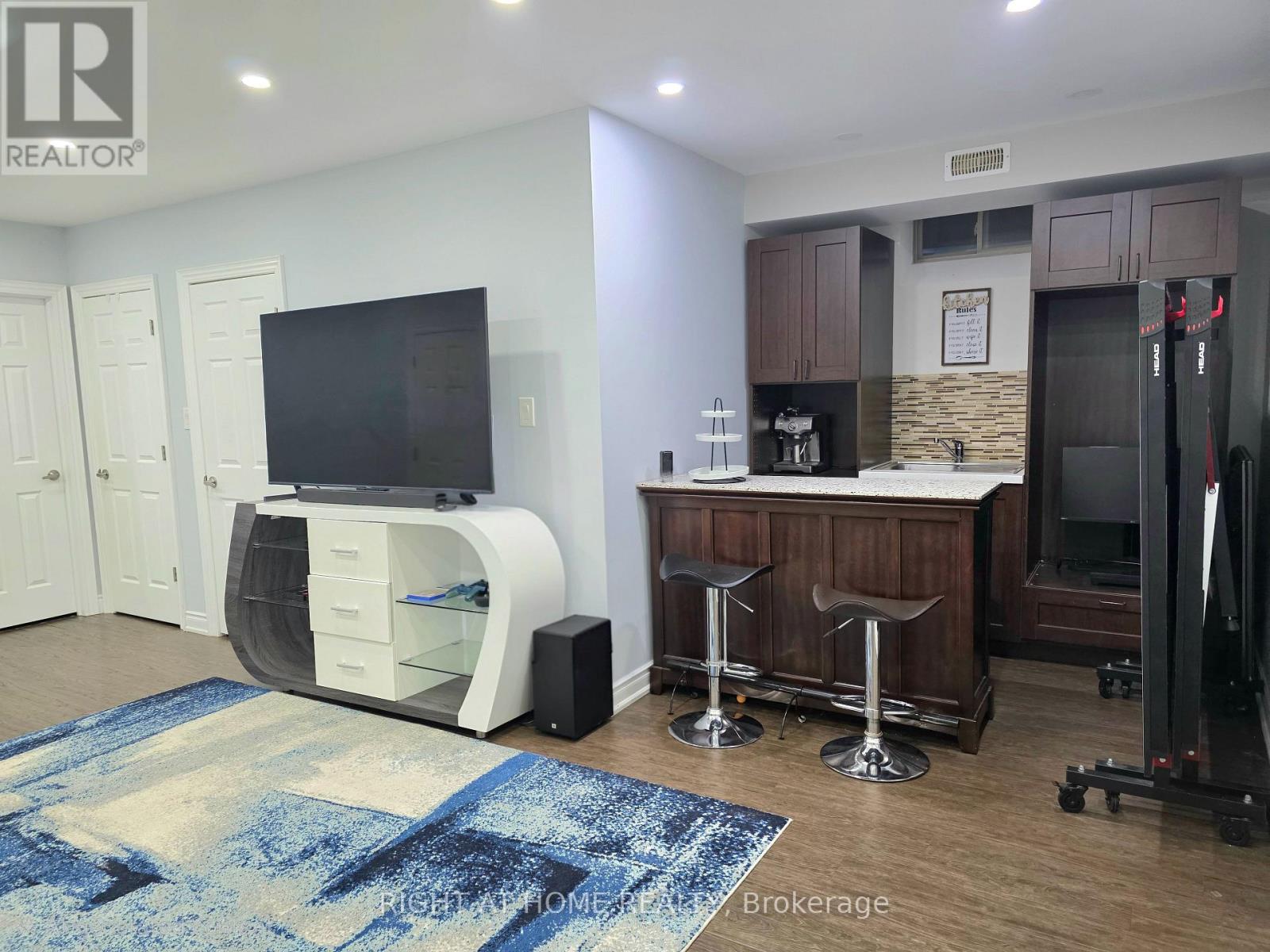 24 WELLS ORCHARD CRESCENT - 24