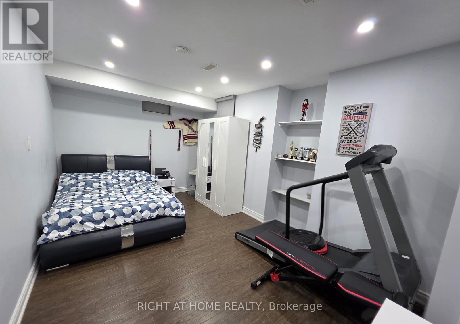 24 WELLS ORCHARD CRESCENT - 25