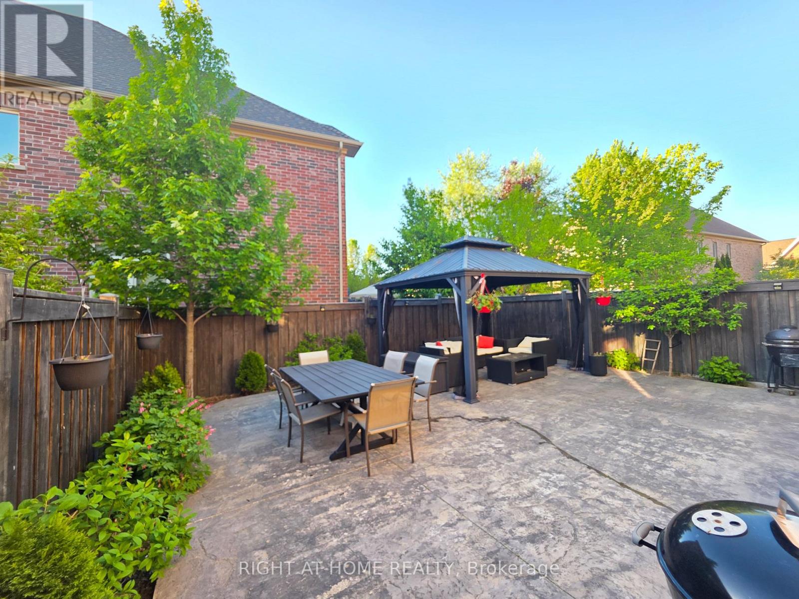 24 WELLS ORCHARD CRESCENT - 29