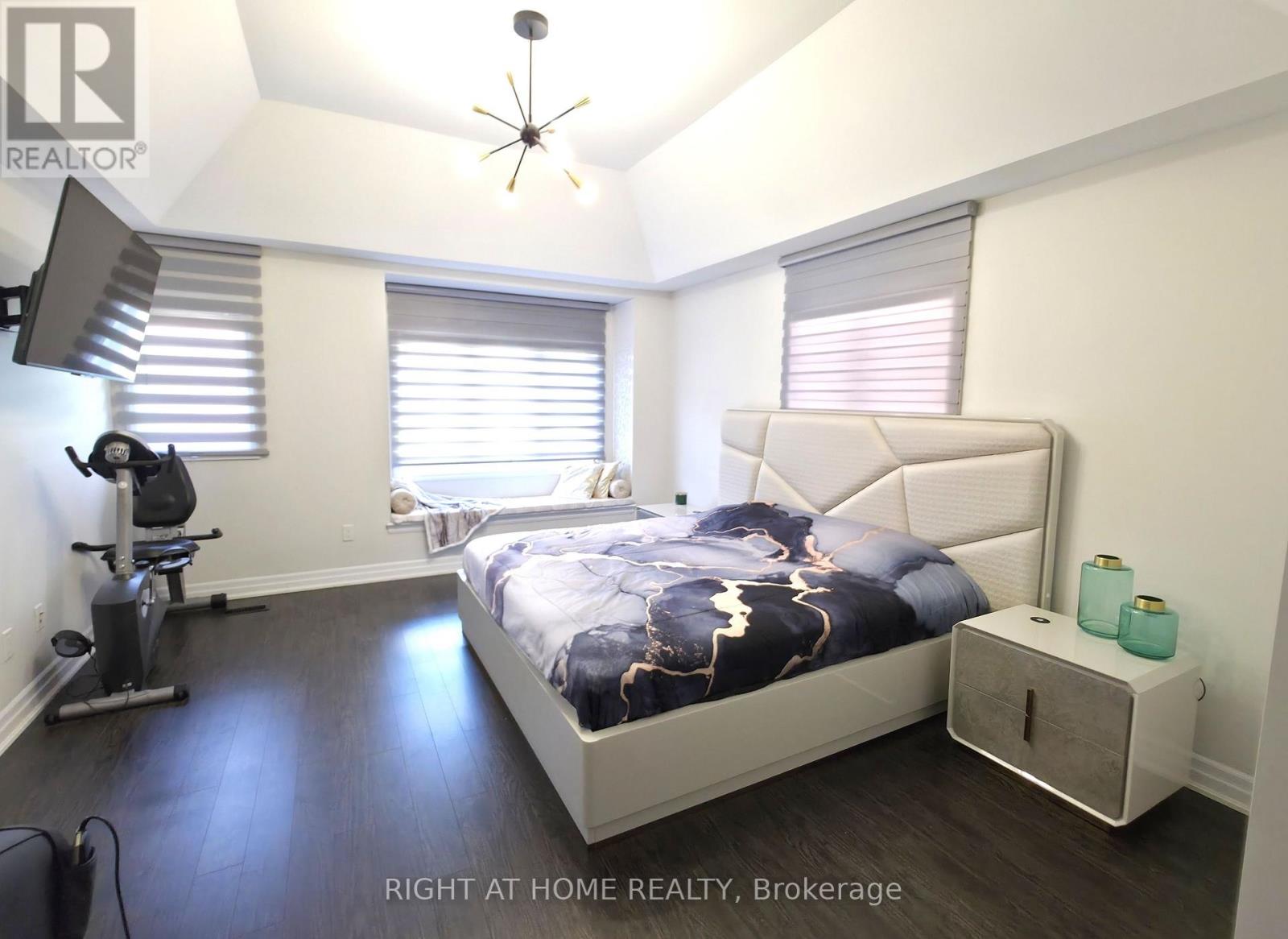 24 WELLS ORCHARD CRESCENT - 18