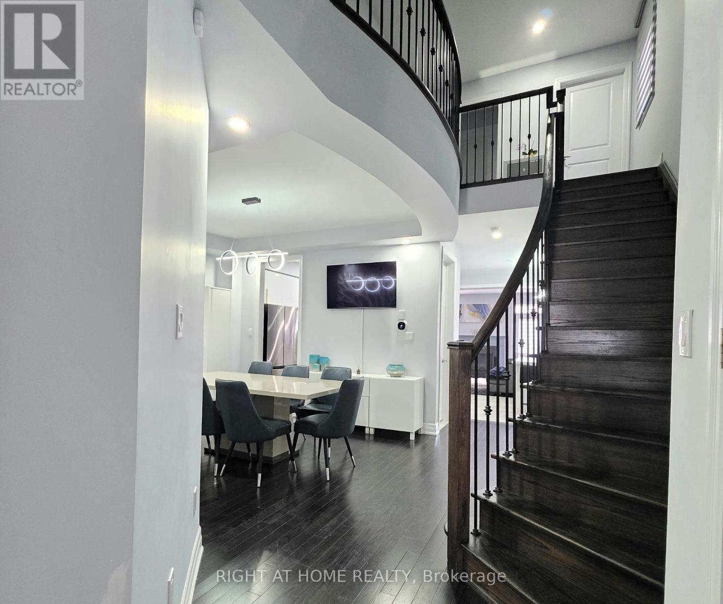 24 WELLS ORCHARD CRESCENT - 2