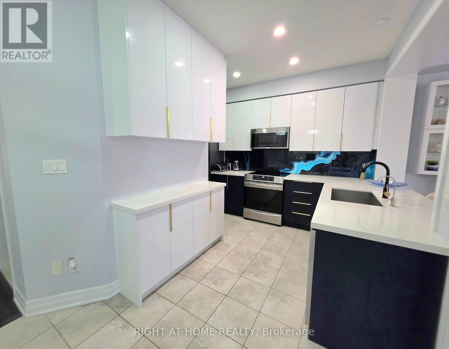 24 WELLS ORCHARD CRESCENT - 9