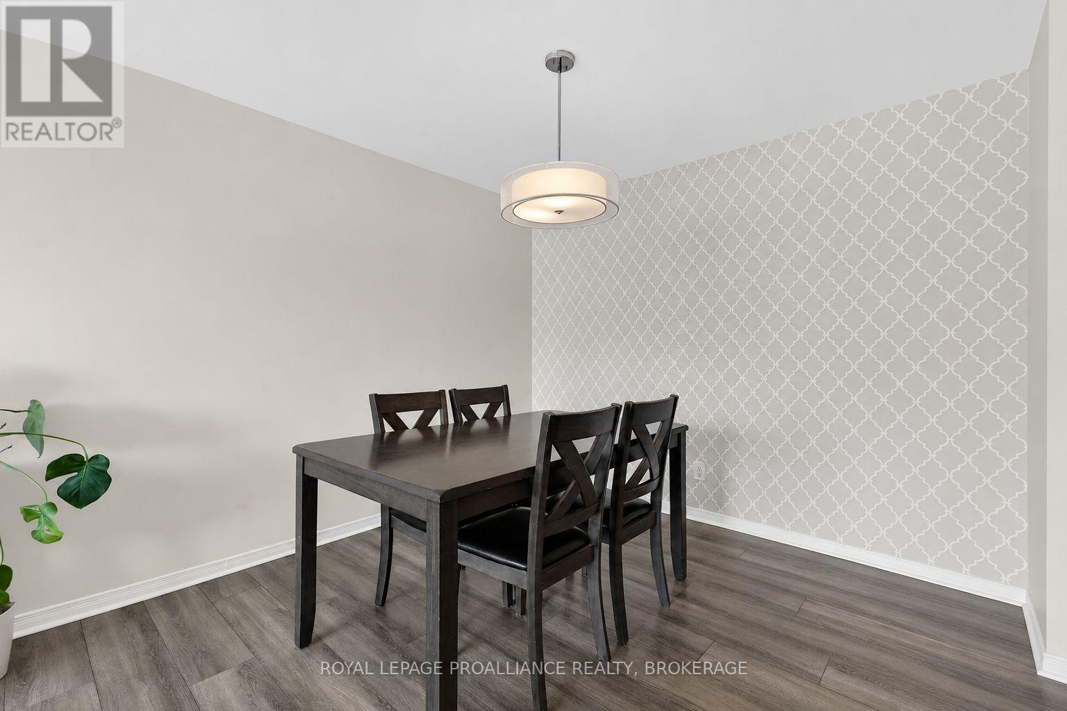 #206 17 ELDON HALL PLACE - 8