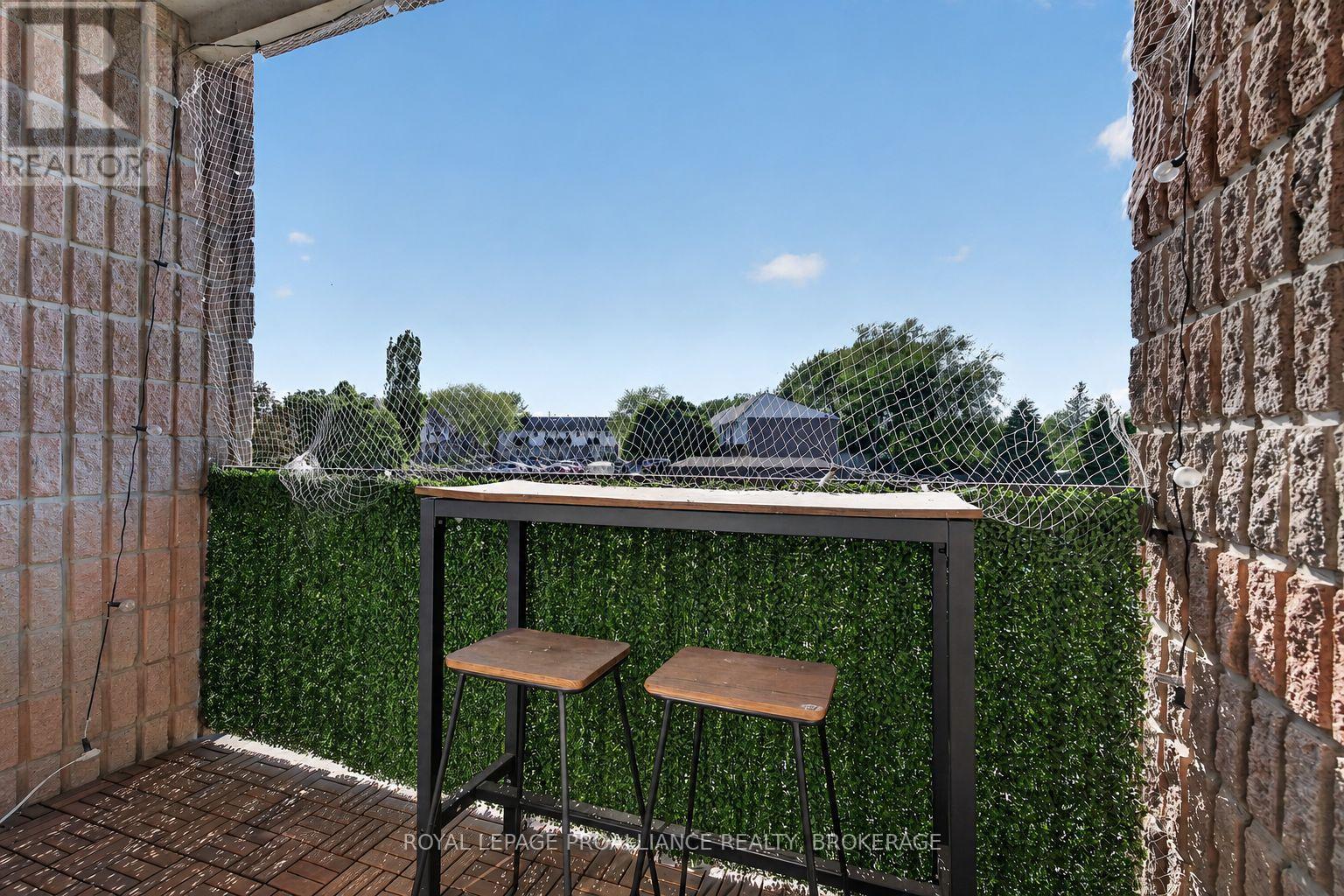 #206 17 ELDON HALL PLACE - 7