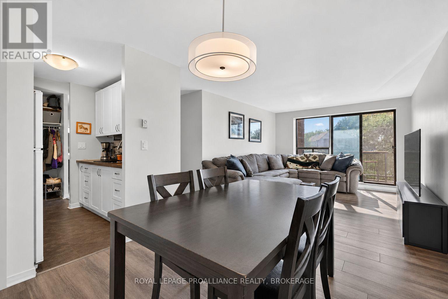 #206 17 ELDON HALL PLACE - 9