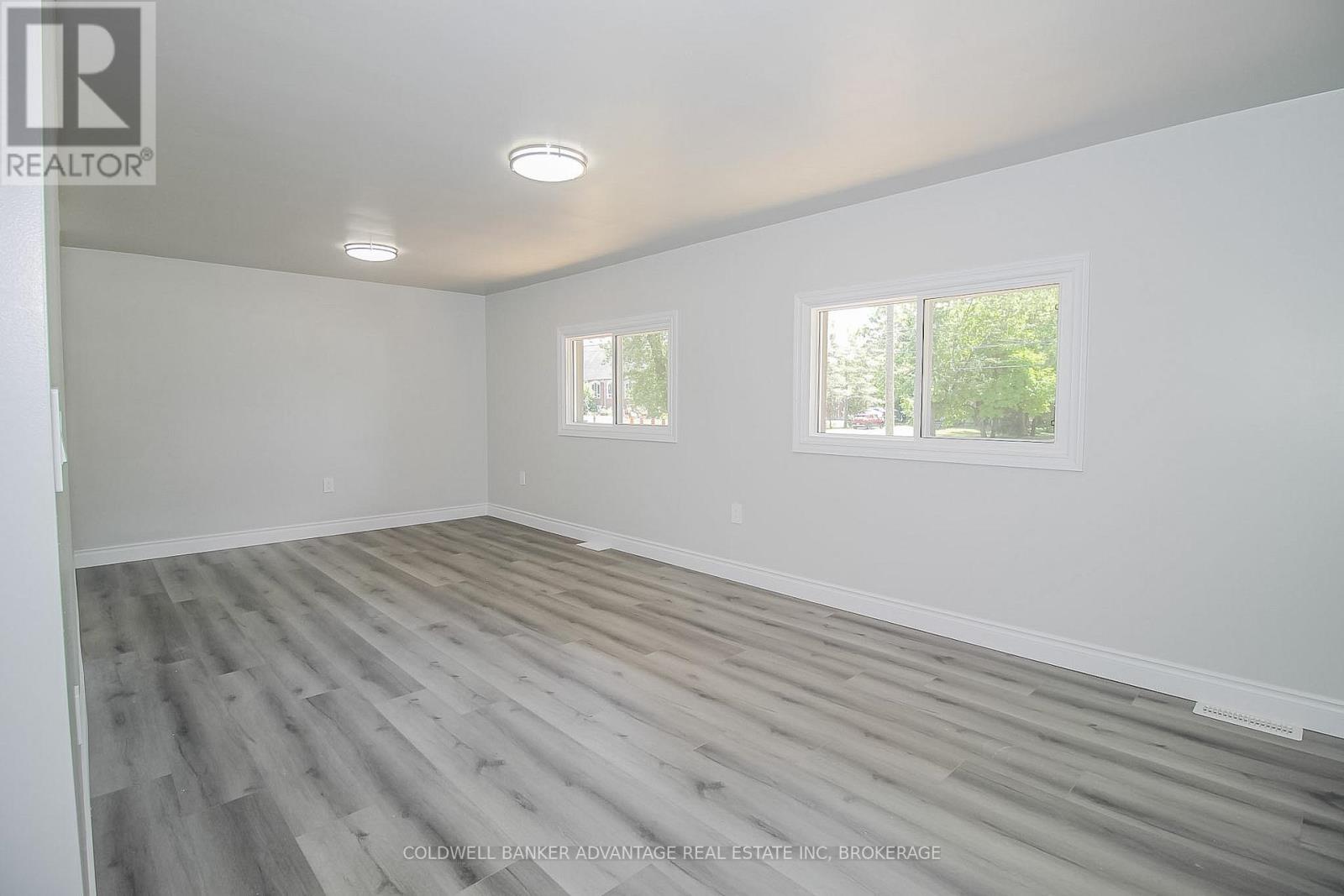 378 THOROLD ROAD - 10
