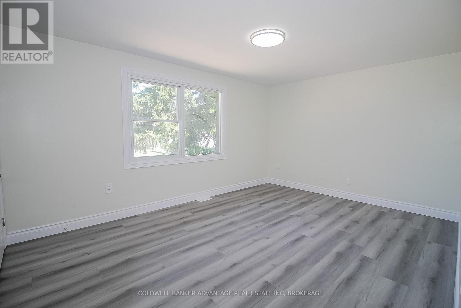 378 THOROLD ROAD - 22