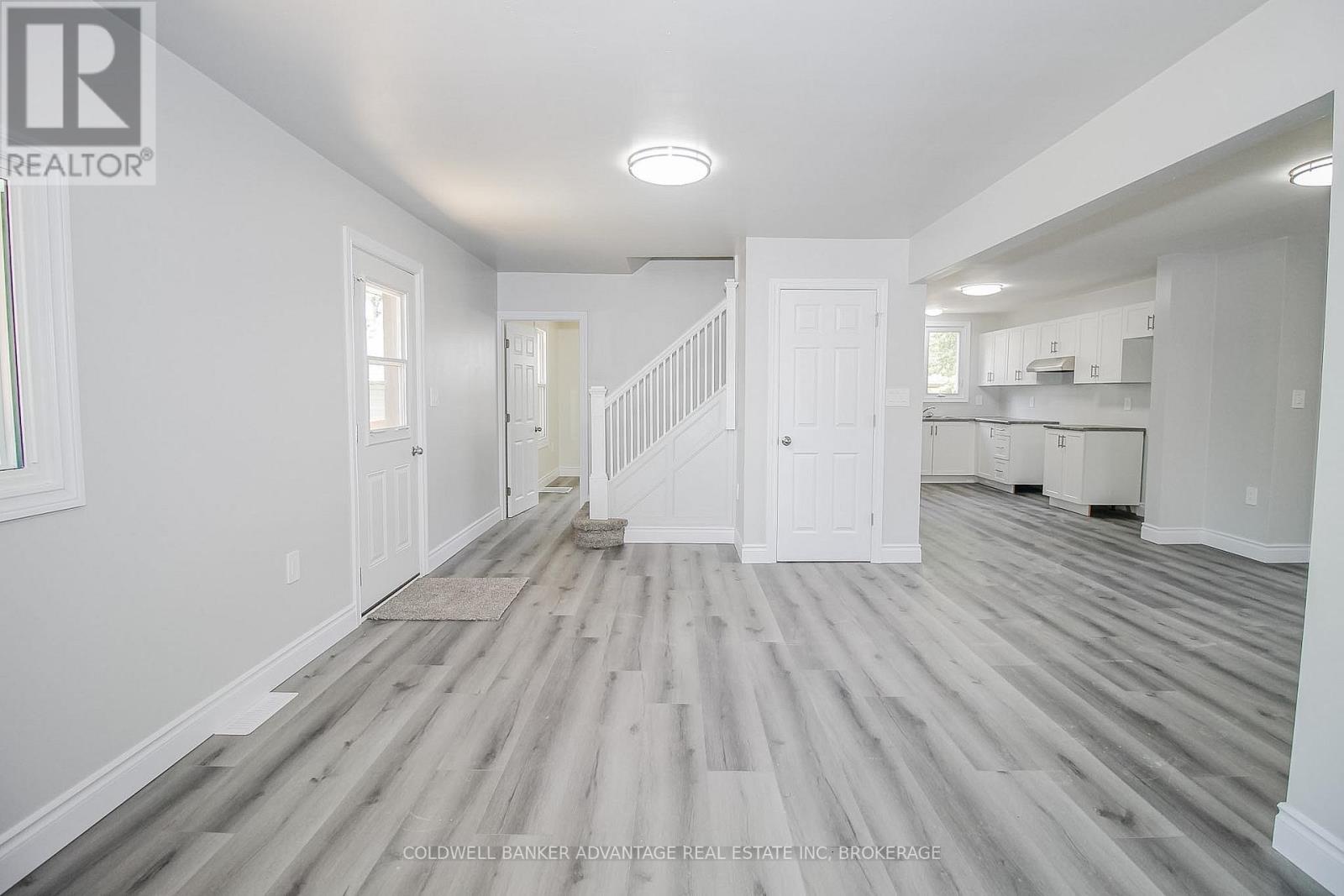 378 THOROLD ROAD - 12