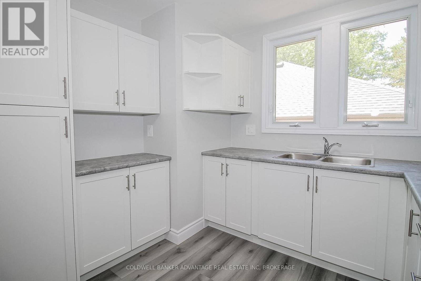 378 THOROLD ROAD - 18