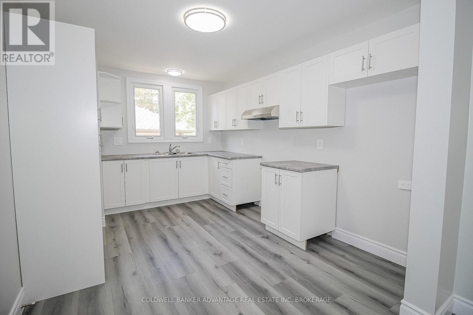 378 THOROLD ROAD - 16