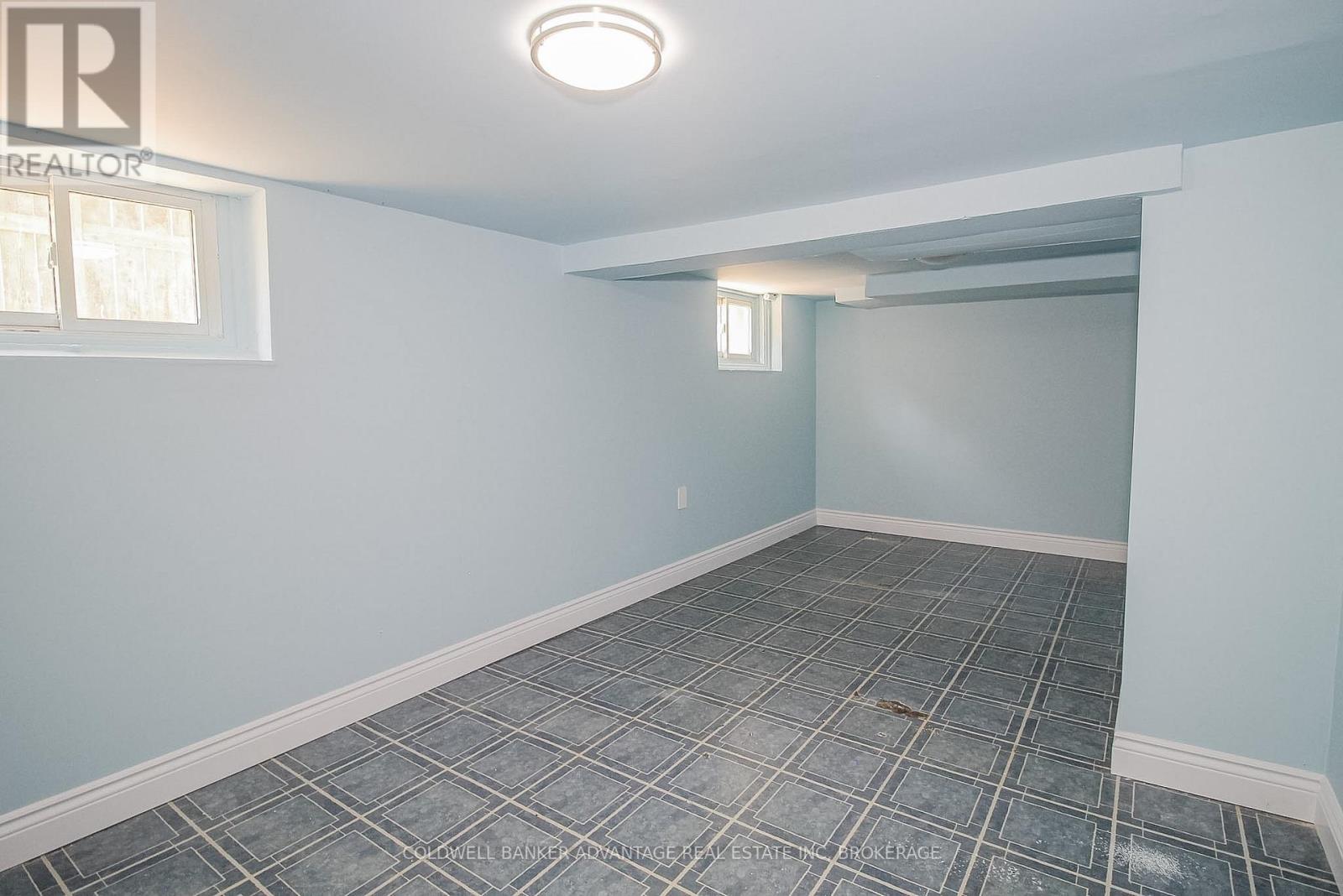 378 THOROLD ROAD - 30