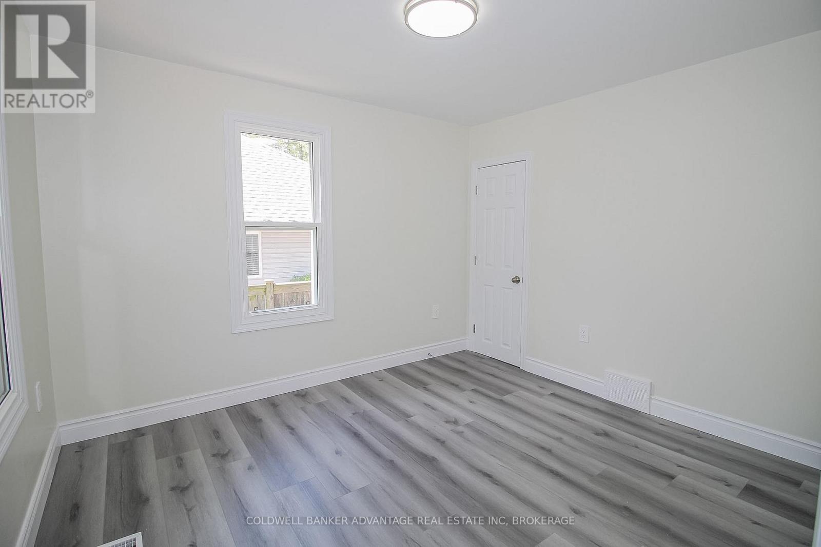 378 THOROLD ROAD - 25