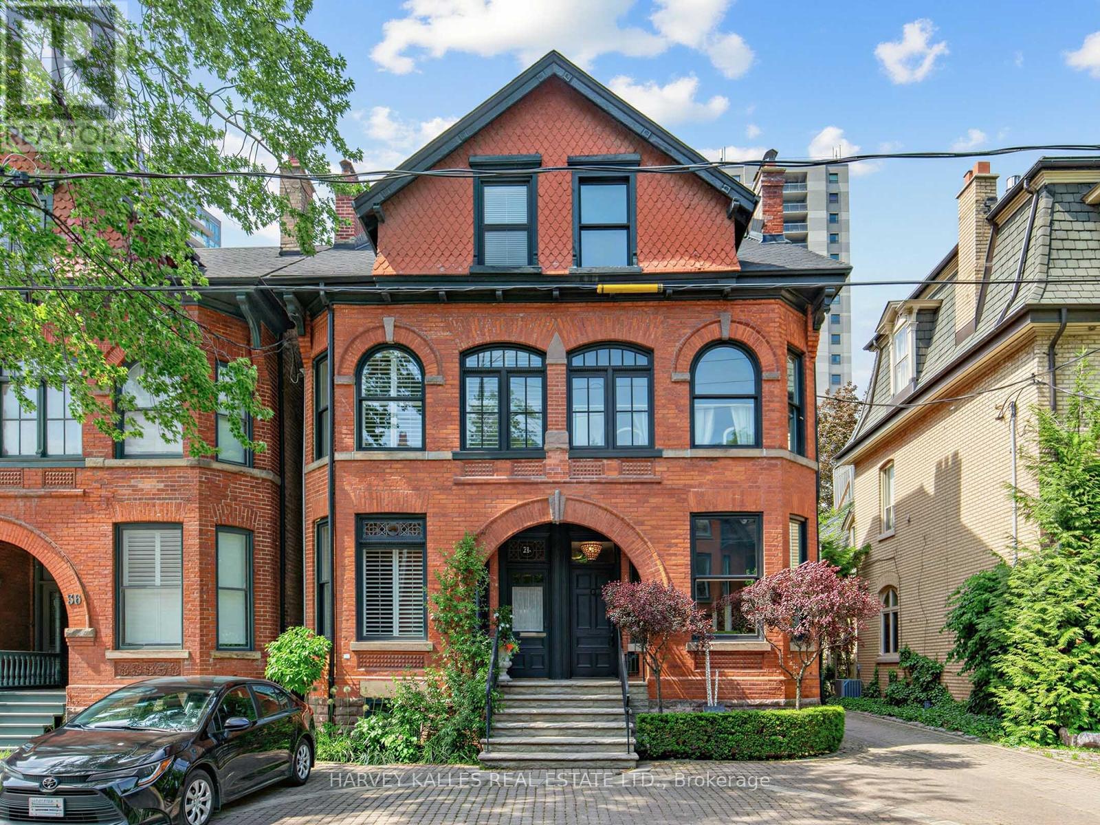 Listing photo of 32 BERNARD AVENUE