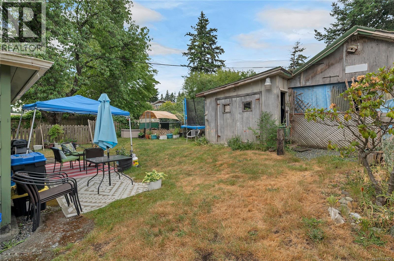674 Thulin St - 30