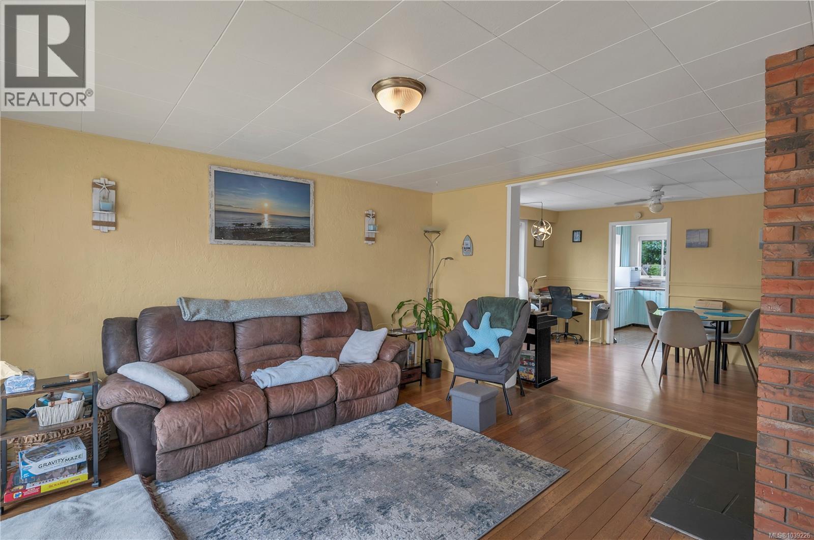 674 Thulin St - 7