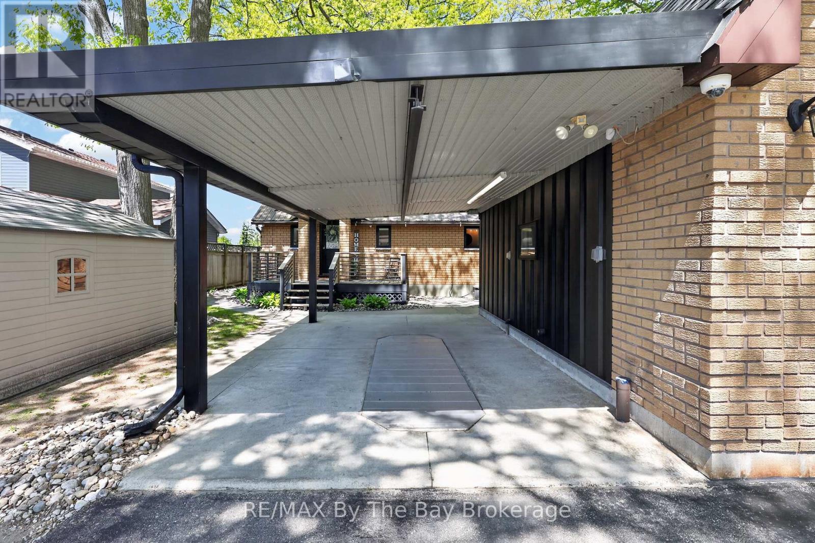 1416 RIVER ROAD W - 46